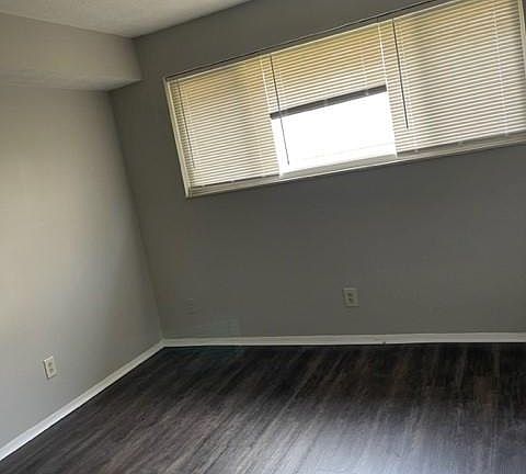 5th image of 2212 Lincoln Ave