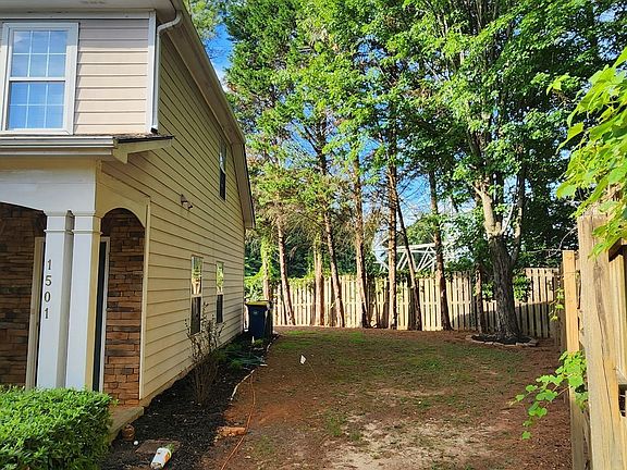 2nd image of 1501 Panther Creek Ct NW