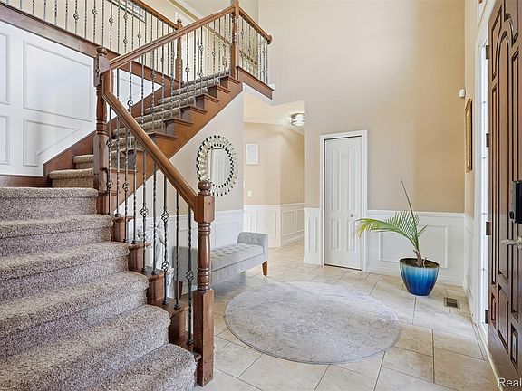 5th image of 19330 Middle Branch Dr