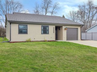 30W270 Dorchester Ct, Warrenville, IL 60555