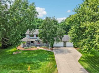 6443 Hickory Ln, Waunakee, WI 53597