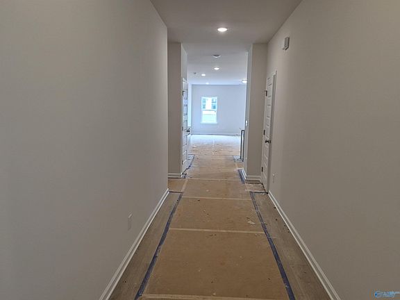 4th image of 329 Emma Way