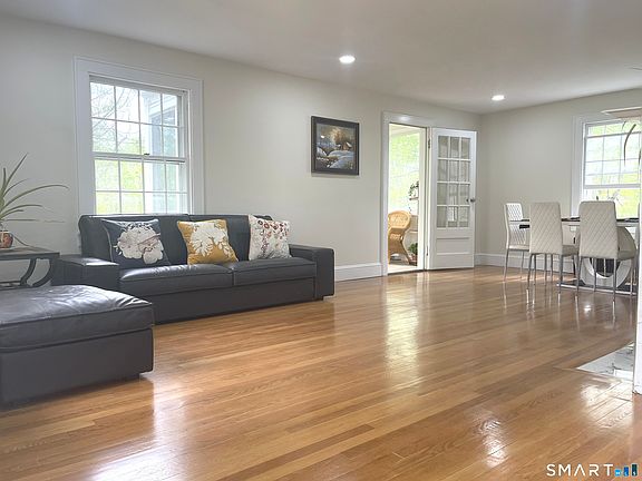2nd image of 985 Storrs Road