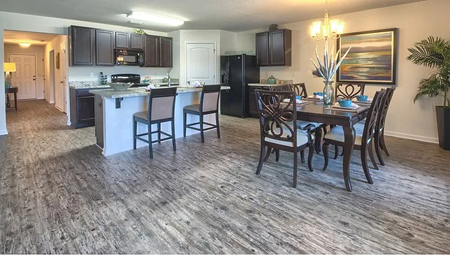 4 bed, 1800 sqft, $2,290 — Photo 3