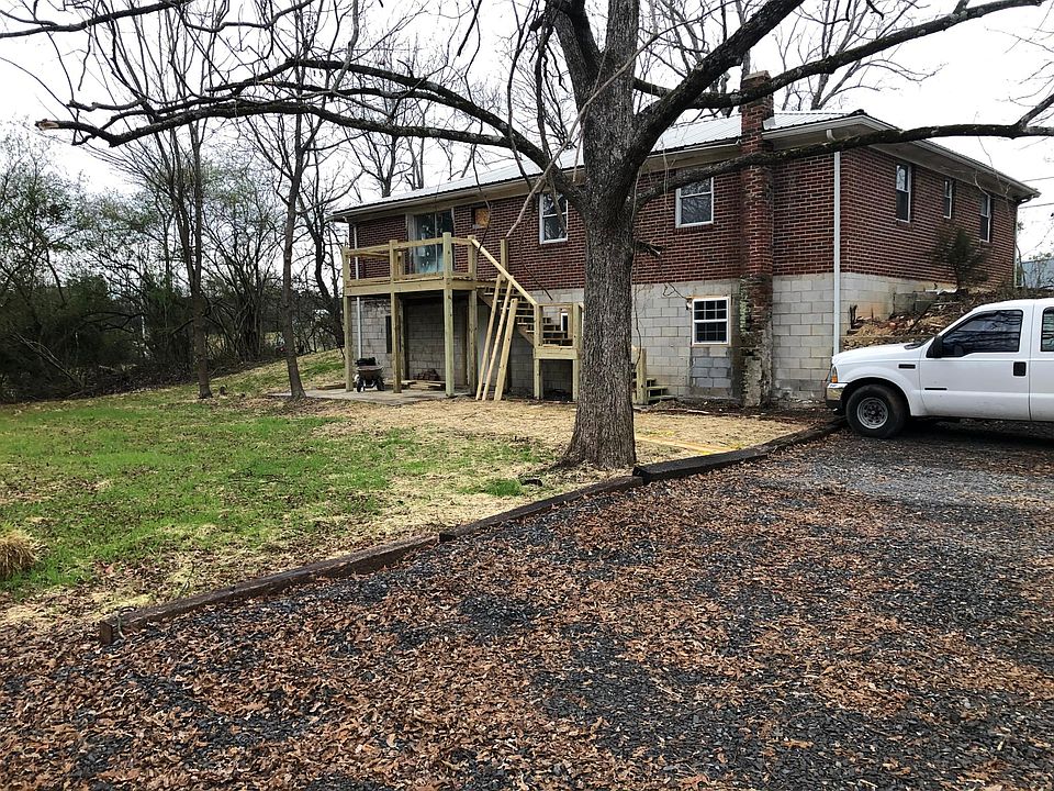 2nd image of 2510 20th St NE