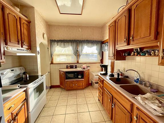 4th image of 103 E Austin St Lot 7
