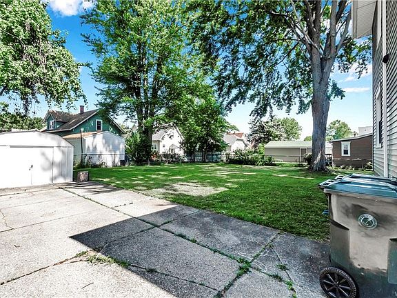 3rd image of 334 Fredericka St