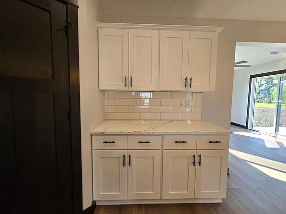5th image of 86 Balsam Ln