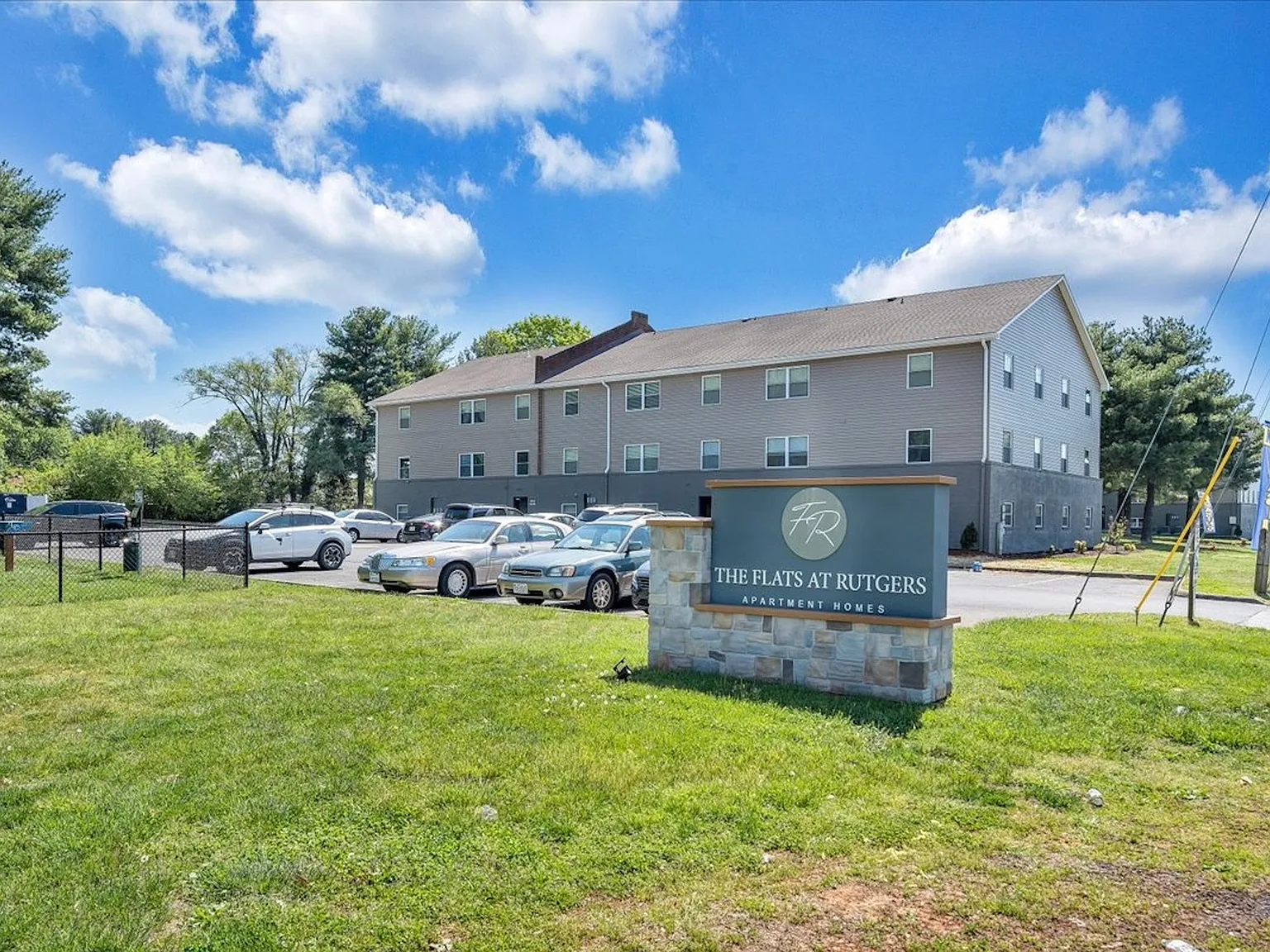 The Flats at Rutgers — Photo 1