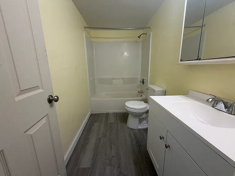 79 Baker St #4 — Photo 8