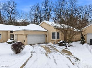 1340 Village Dr, Akron, OH