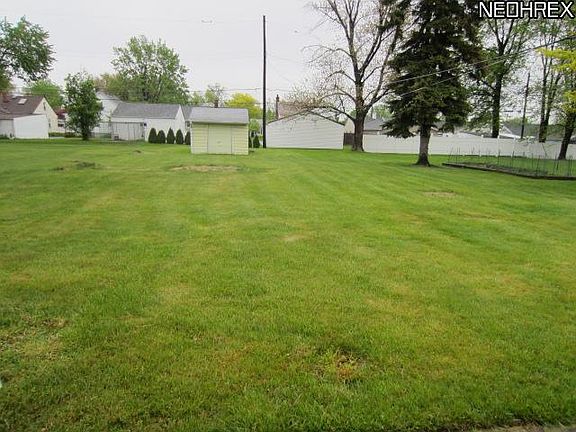 3rd image of 1661 Algiers Dr
