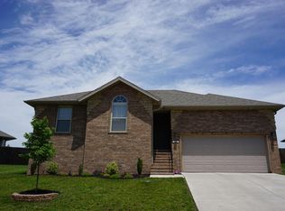 1306 N Farmington Dr, Ozark, MO 65721