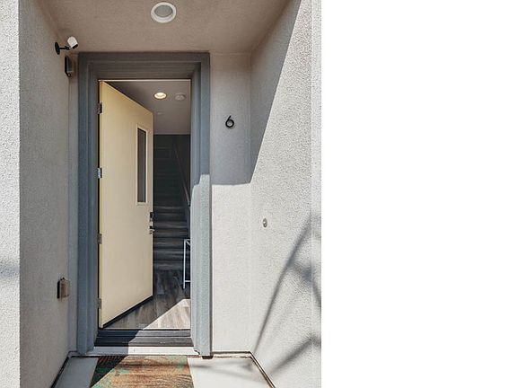 3rd image of 3801 Eagle Rock Blvd Unit 6