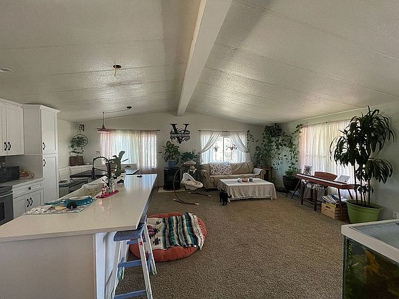 3rd image of 6270 Favorito Ave