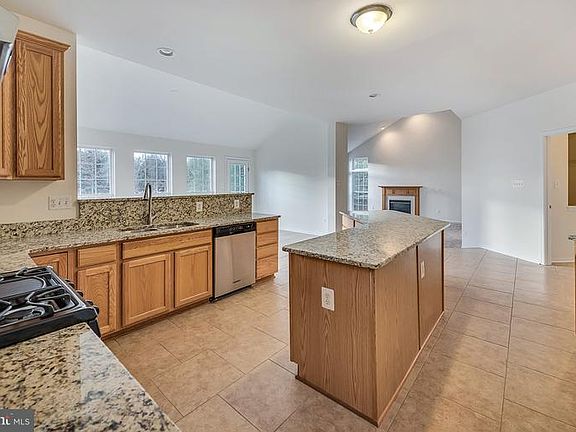 5th image of 3010 Stonehurst Dr