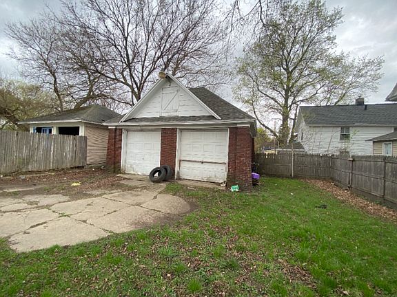 2nd image of 608 Bates St SE #1