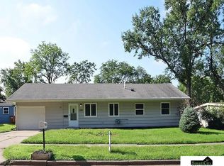 5725 Greenwood St, Lincoln, NE 68507