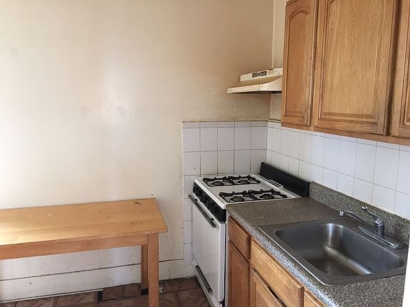 2nd image of 10306 117th St APT 4A