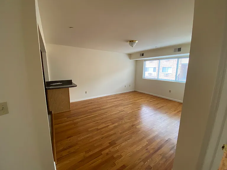 Rutgers Court Apartments — Photo 26