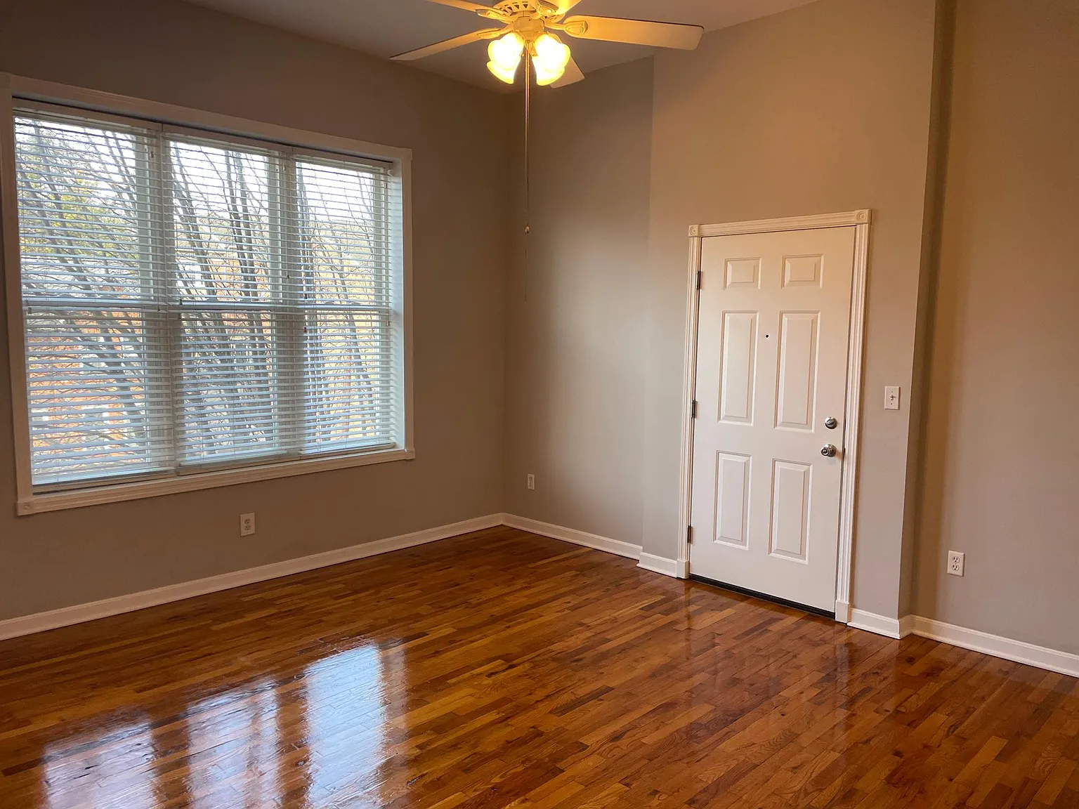 2126 Fulton Avenue — Photo 2