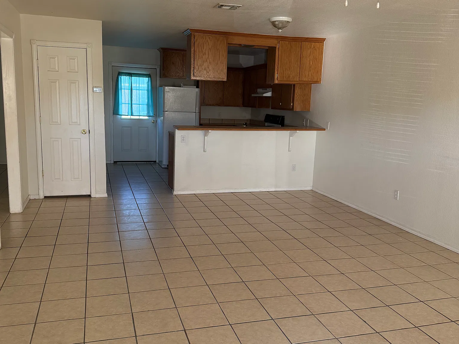 2 bed, 900 sqft, $800 — Photo 1