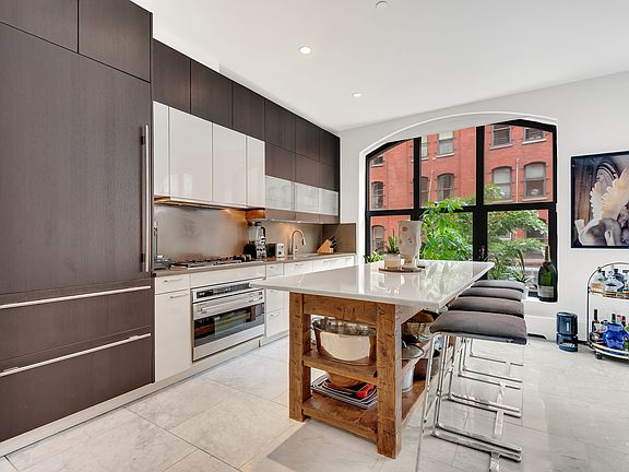 4th image of 415 Washington St APT 2D
