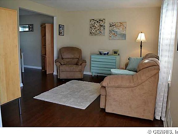 3rd image of 14 Columbine Cir