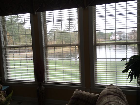 3rd image of 844 Falls Creek Dr