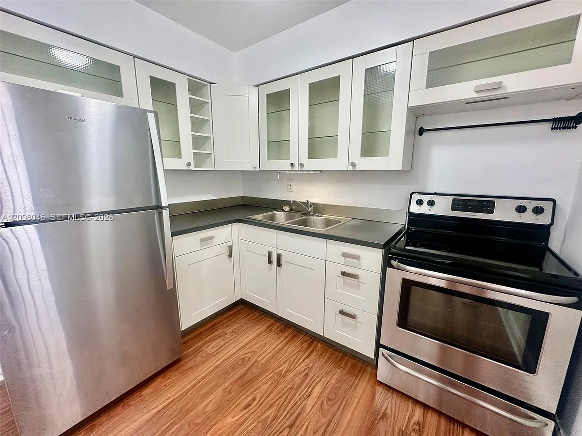 Building Photo - 1520 Garfield St #2