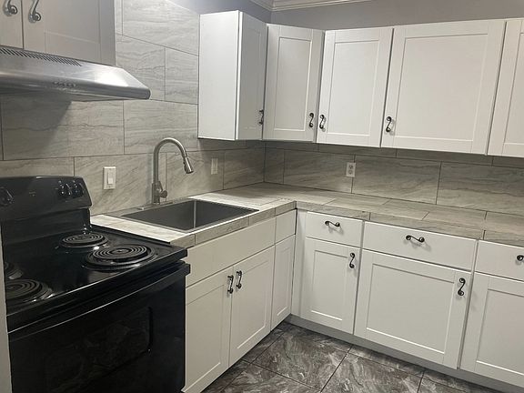 5th image of 2707 Shaw Dr #11537929