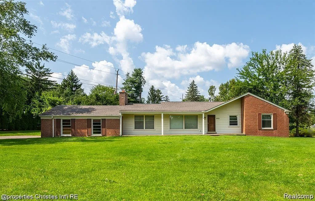 3 bed, 2.5 bath, 1747 sqft, $2,800 — Photo 1