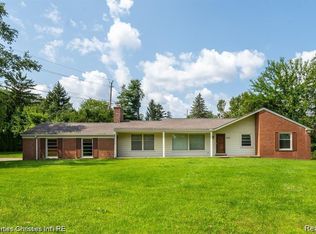 4912 S Clunbury Rd, West Bloomfield, MI 48322
