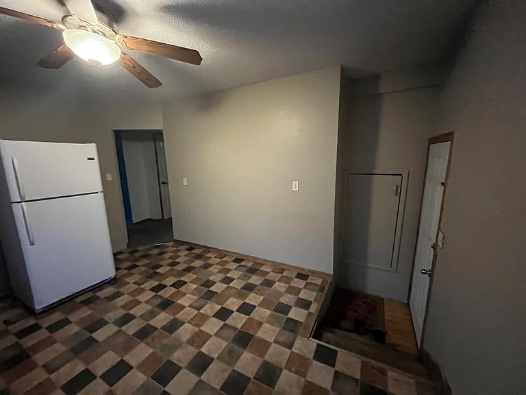 1315 E 12th St #3 — Photo 10