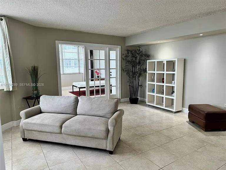 801 Brickell Bay Dr #465 — Photo 3
