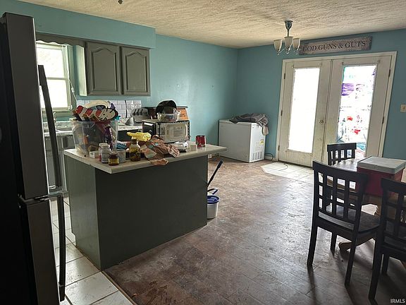 5th image of 307 E Conger St