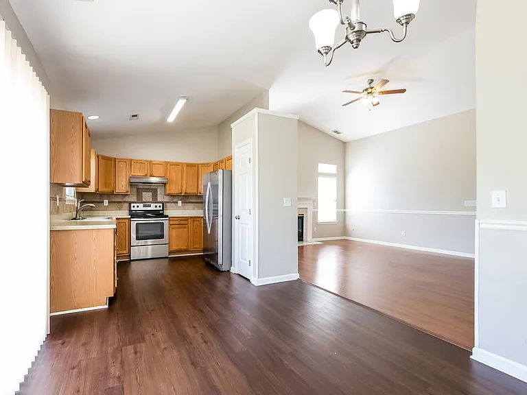 12805 Beddingfield Dr — Photo 8