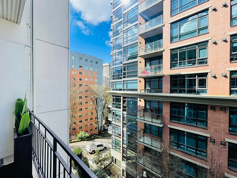 1000 Union St #311 — Photo 21