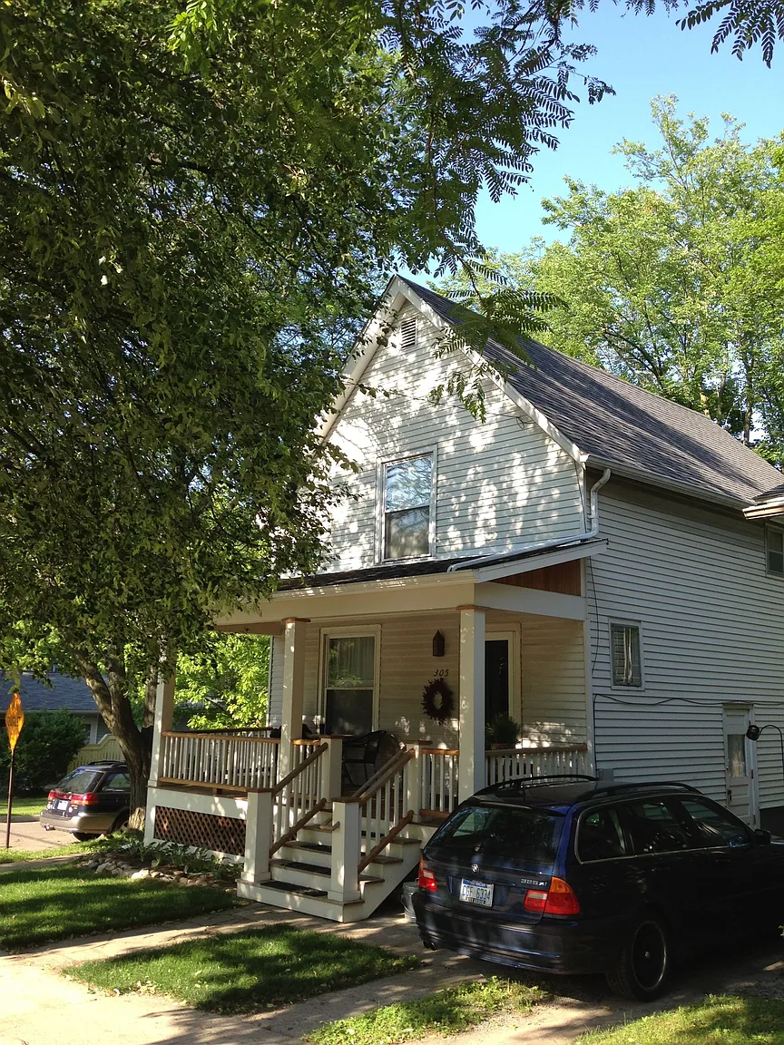305 S 7th St photo 1