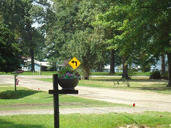 3rd image of 160 River Bend Dr