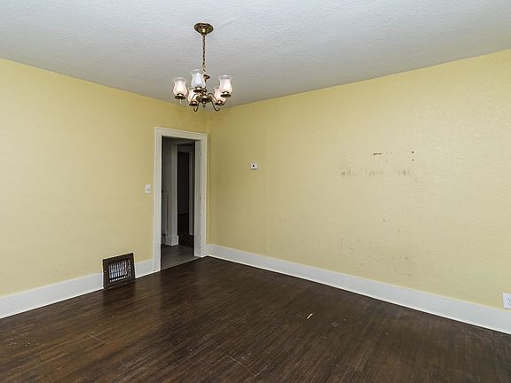 2nd image of 417 N Topeka St