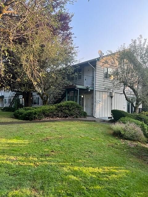 1515 Sw Custer Drive , Unit is the upstairs unit you can see