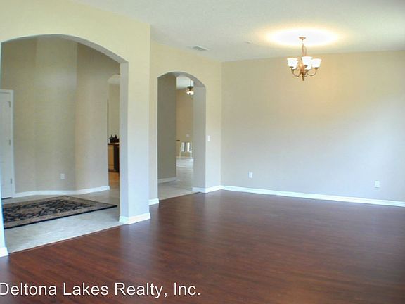 5th image of 165 Crystal Oak Dr