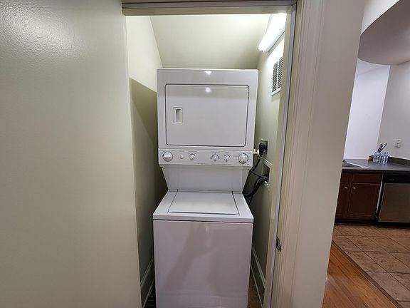 4th image of 1715 W Main St #B
