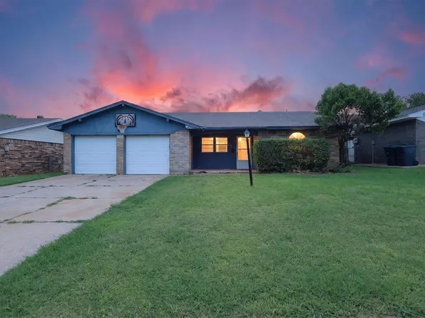 811 Ridgeway Dr, Yukon, OK 73099