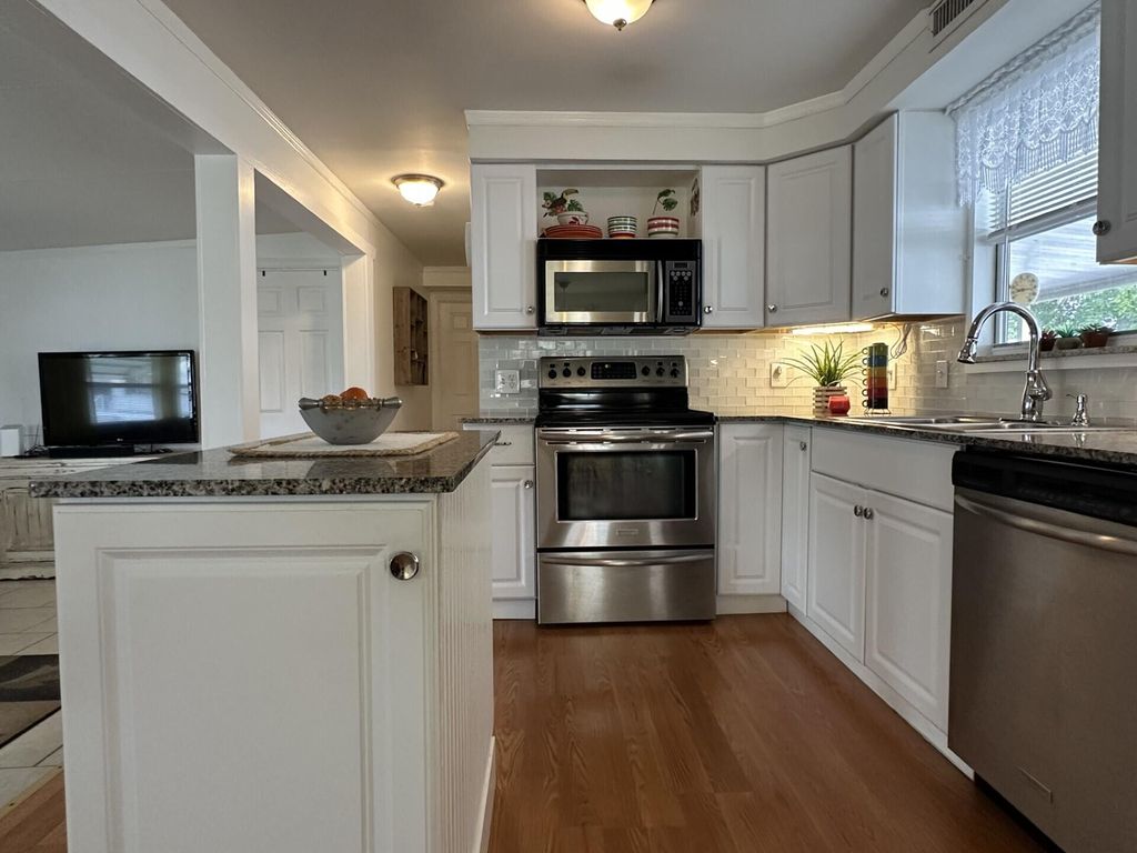 8661 SW 18th Place, Fort Lauderdale, FL - View 5