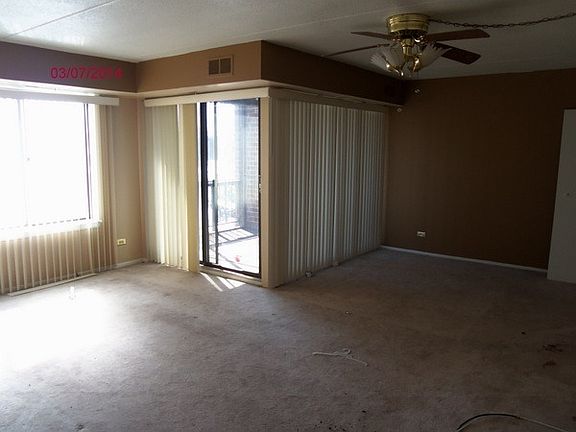 4th image of 500 Park Ave