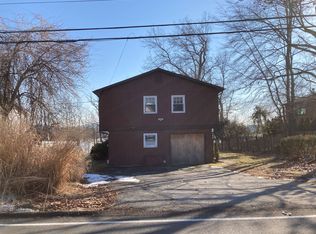 118 Lakewood Dr, Congers, NY 10920