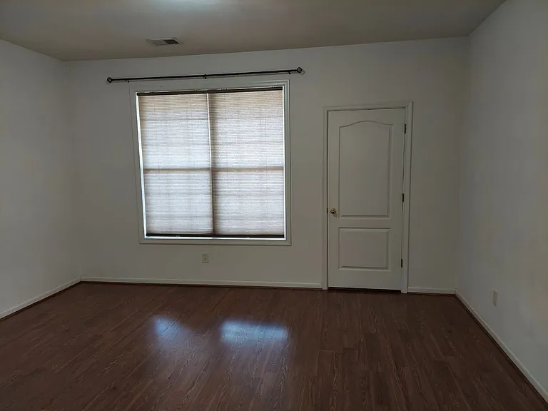 1061 Grand Oak Ln — Photo 9