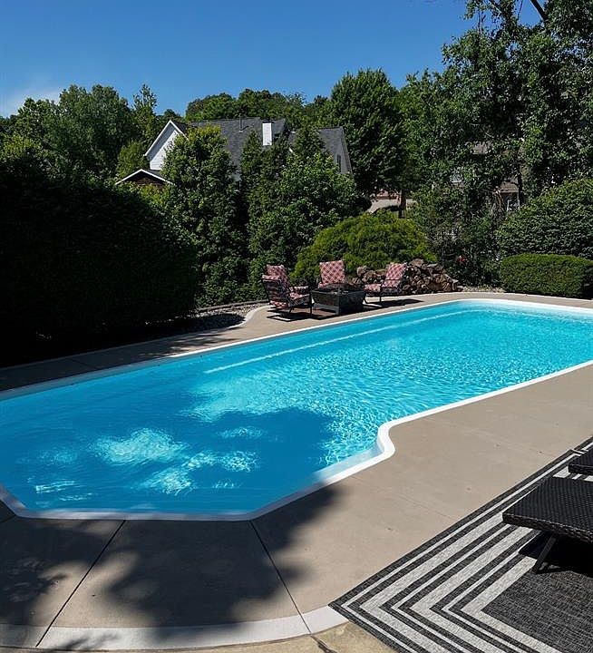 2nd image of 9 Bear Creek Ct